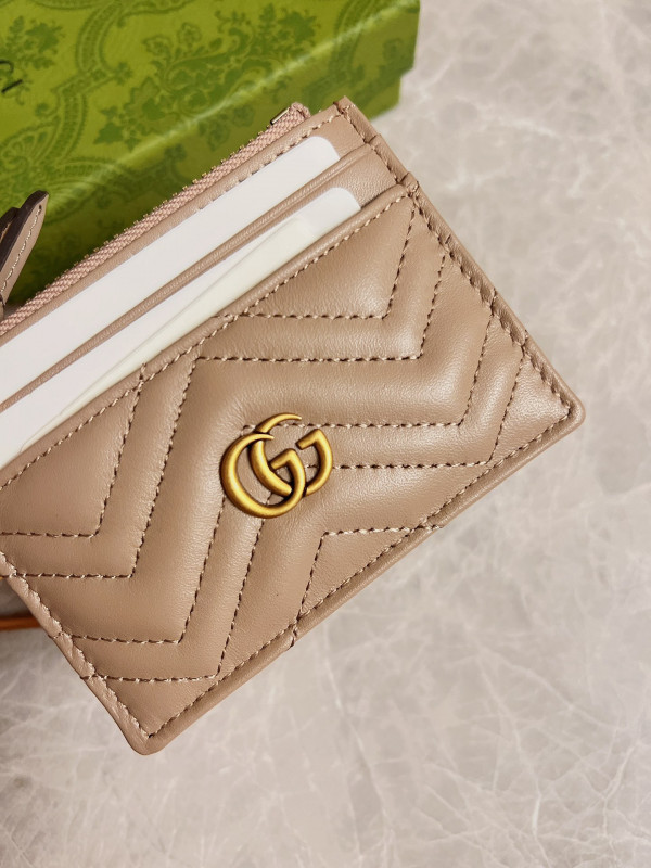 G*u*i gg marmont keychain wallet