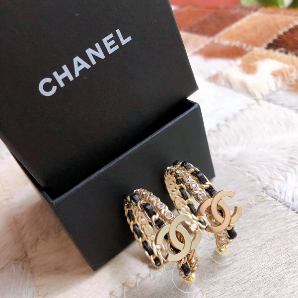 CL EARRING 2020
