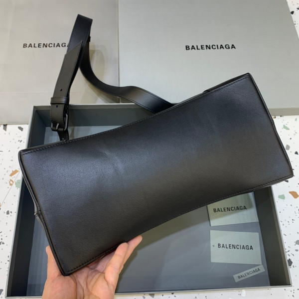 Ba*len*cia*ga downtown medium shoulder bag