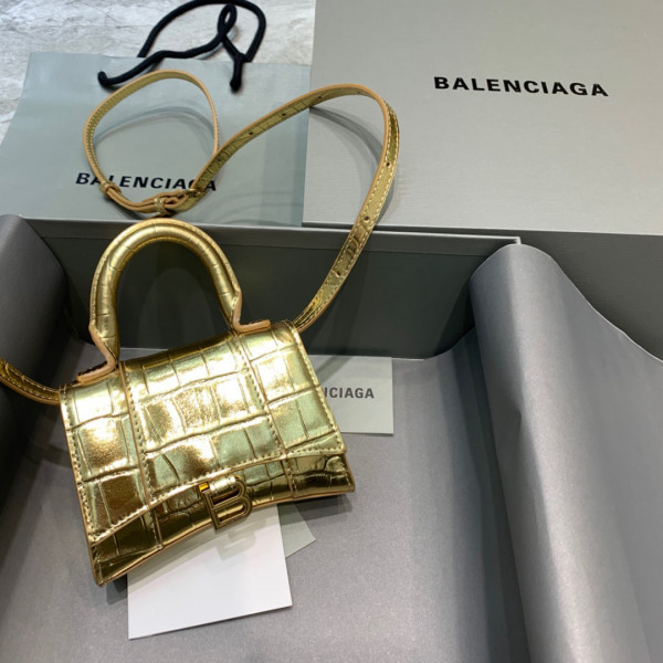Ba*len*cia*ga hourglass