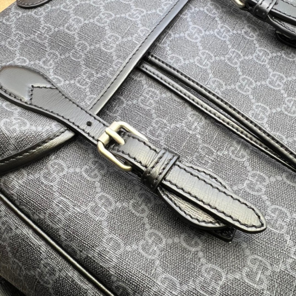 G*u*i medium backpack with interlocking g