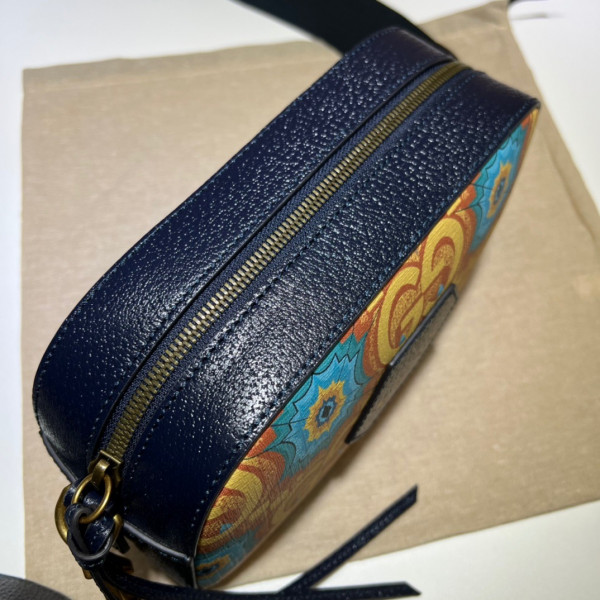 G*u*i gg messenger bag