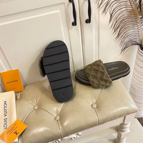 l0*is V*t0n pool pillow comfort mule