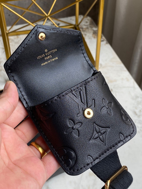 l0*is V*t0n utility crossbody