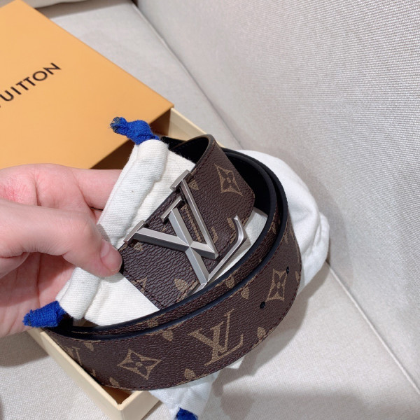 l0*is V*t0n belt