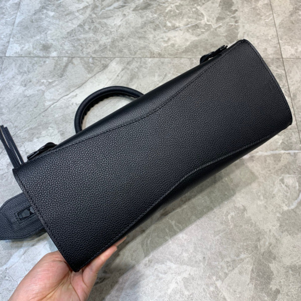 Ba*len*cia*ga neo classic small top handle bag