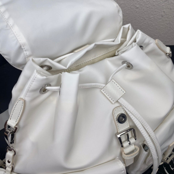 Pra*a re-nylon medium backpack-32-15-30cm