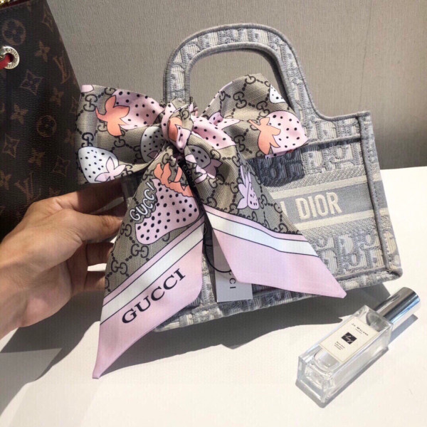 G*u*i bandeau