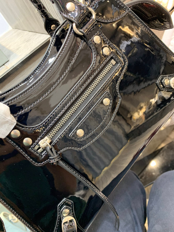 Ba*len*cia*ga neo classic small top handle bag
