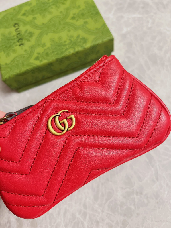 G*u*i gg marmont matelassé key case