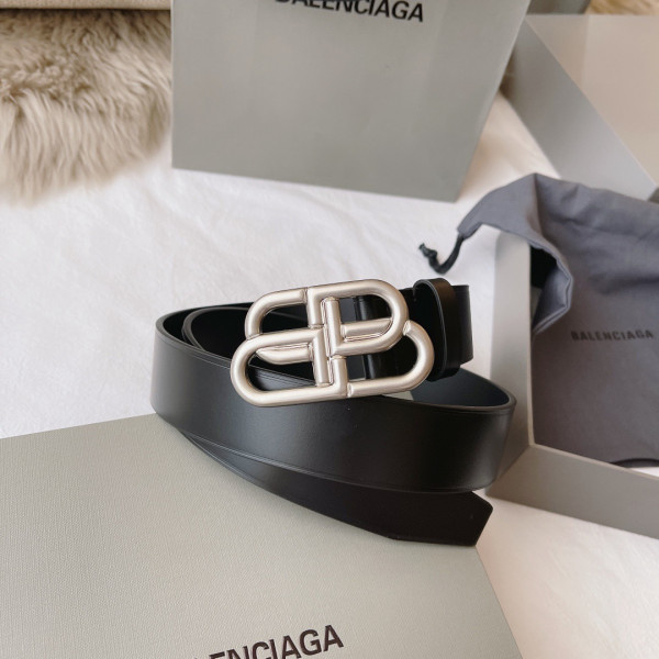 Ba*len*cia*ga belt