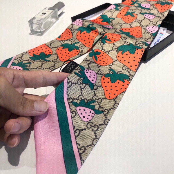 G*u*i bandeau