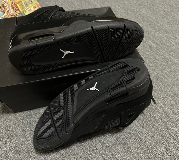 Air Jordan 4 Retro 