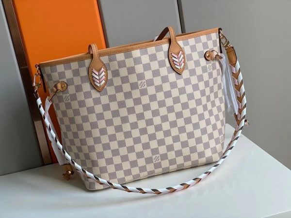 l0*is V*t0n neverfull mm
