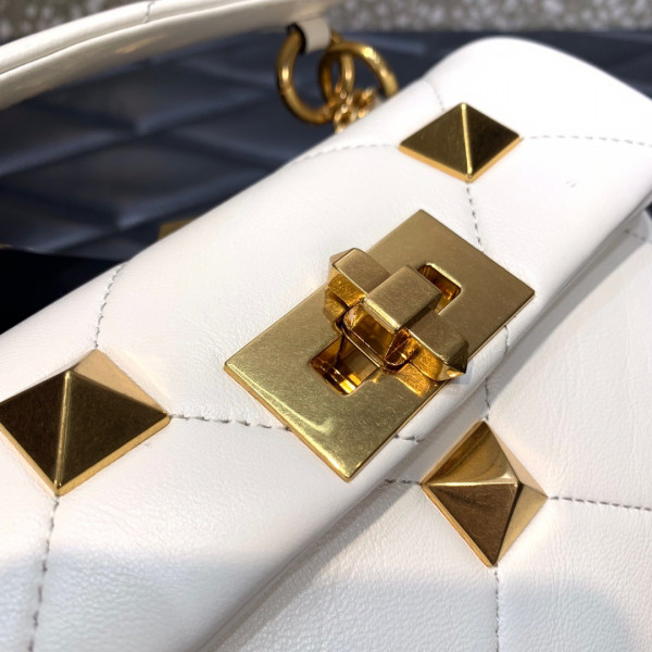 VALENTINO ONLINE EXCLUSIVE SMALL ROMAN STUD THE SHOULDER BAG WITH CHAIN