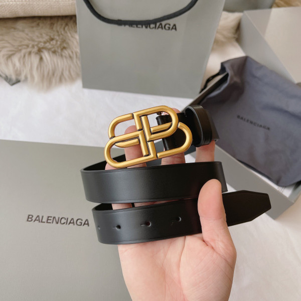 Ba*len*cia*ga belt