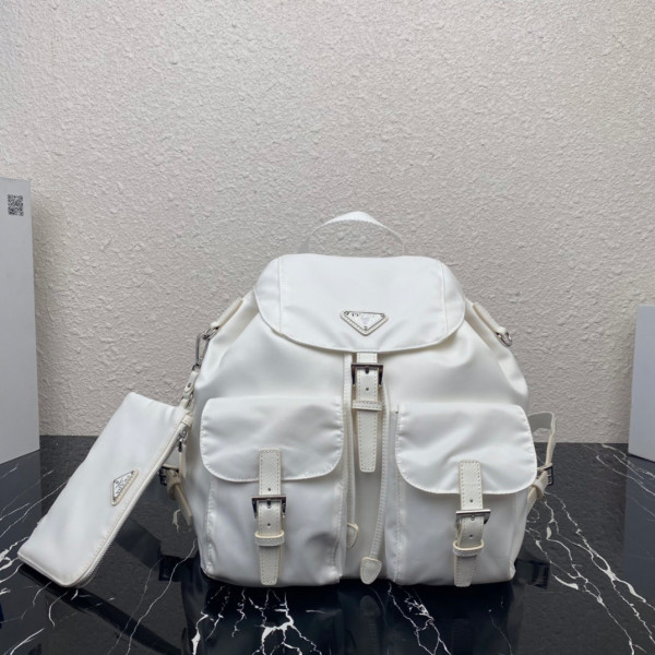 Pra*a re-nylon medium backpack-32-15-30cm