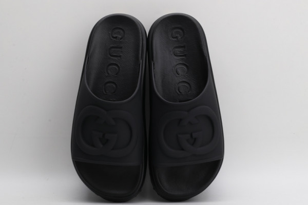 G*u*i slide with interlocking g