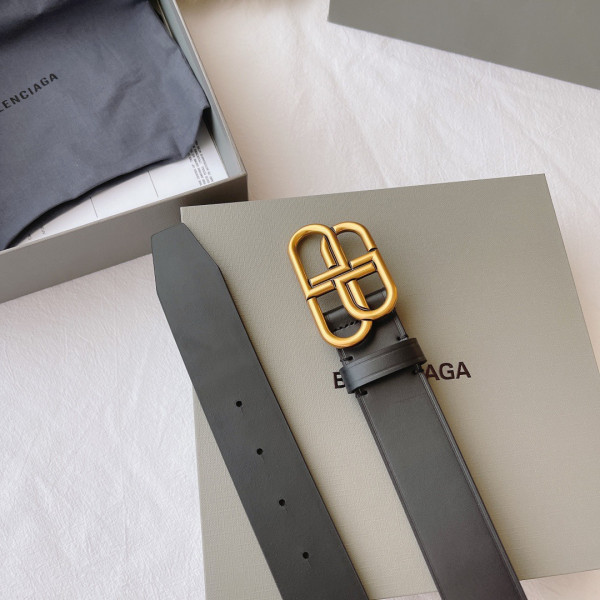 Ba*len*cia*ga belt