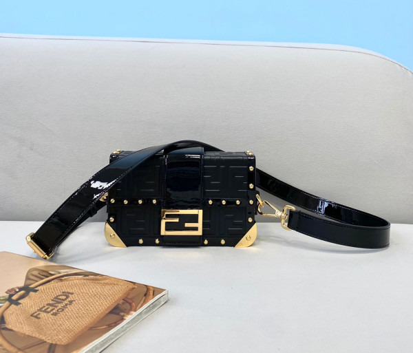F**di baguette trunk mini