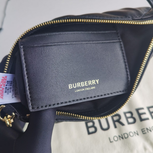 B**rry olympia pouch