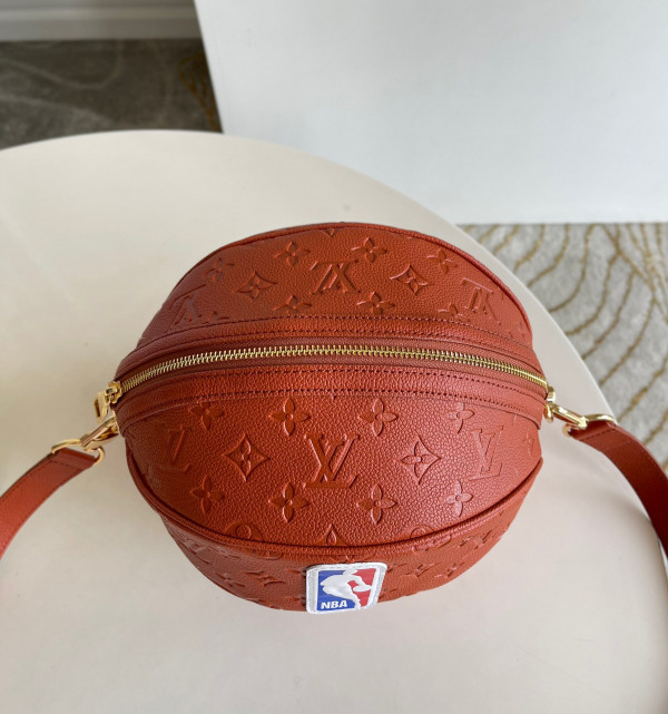 l0*is V*t0n lvxnba ball in basket