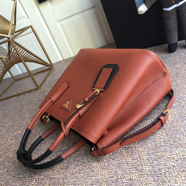 Pra*a double bag