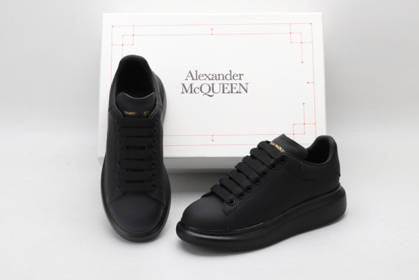 ale*d*r M*Q*en oversized sneaker