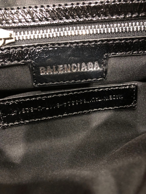 Ba*len*cia*ga women