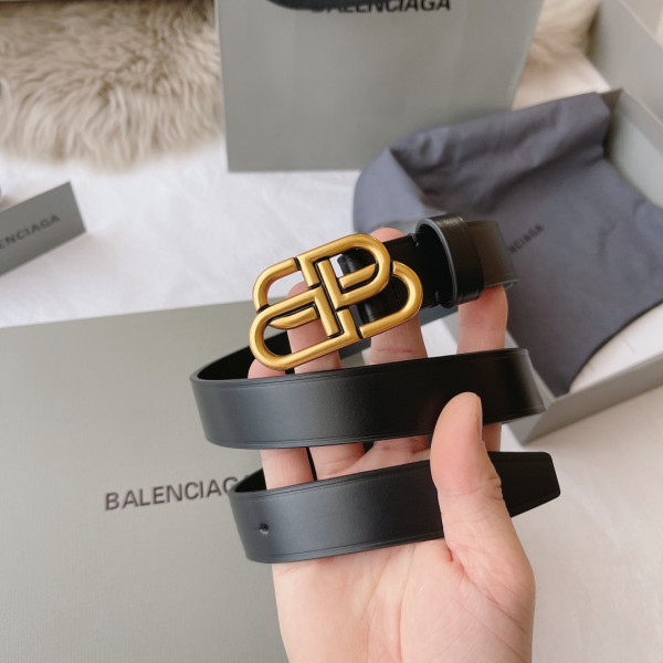 Ba*len*cia*ga belt