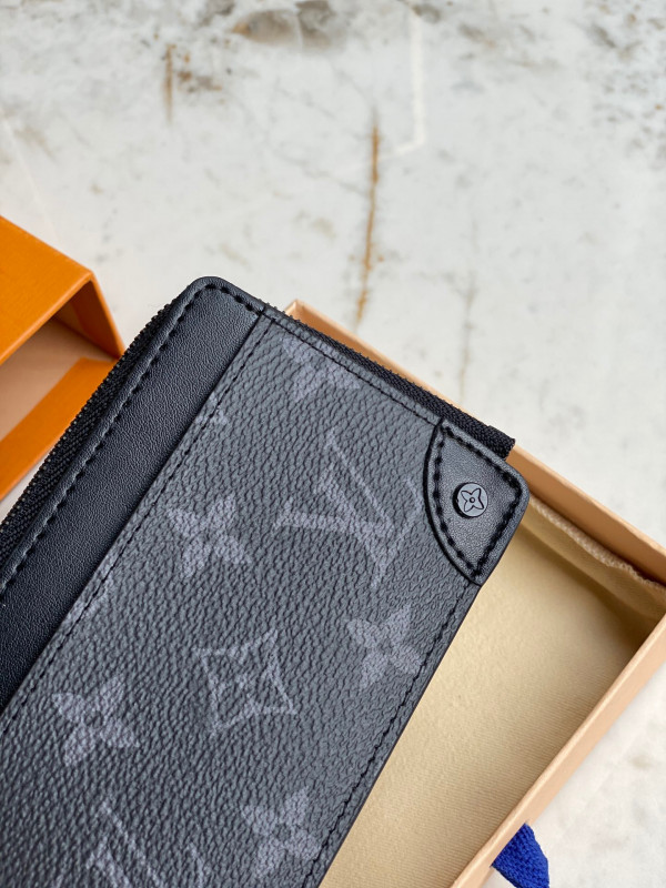 l0*is V*t0n multi card holder trunk