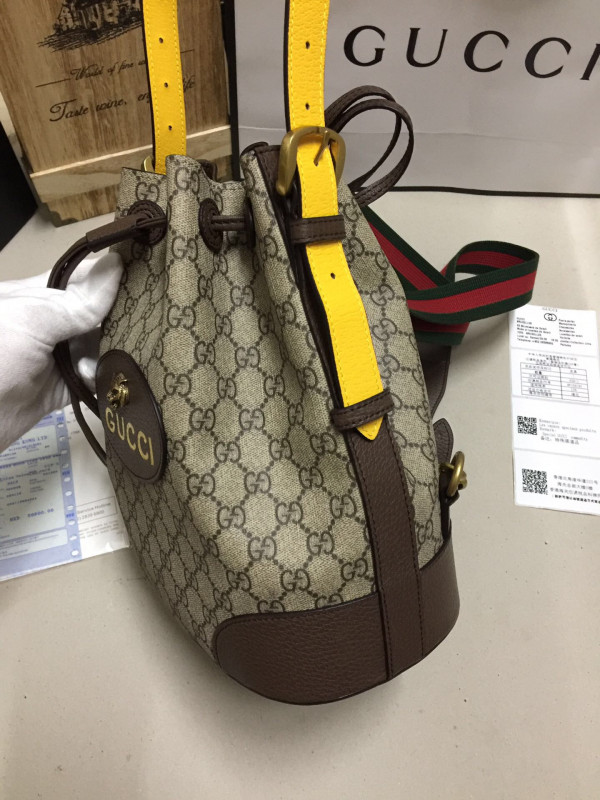 G*u*i bucket bag