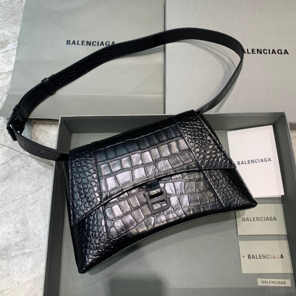 Ba*len*cia*ga downtown medium shoulder bag