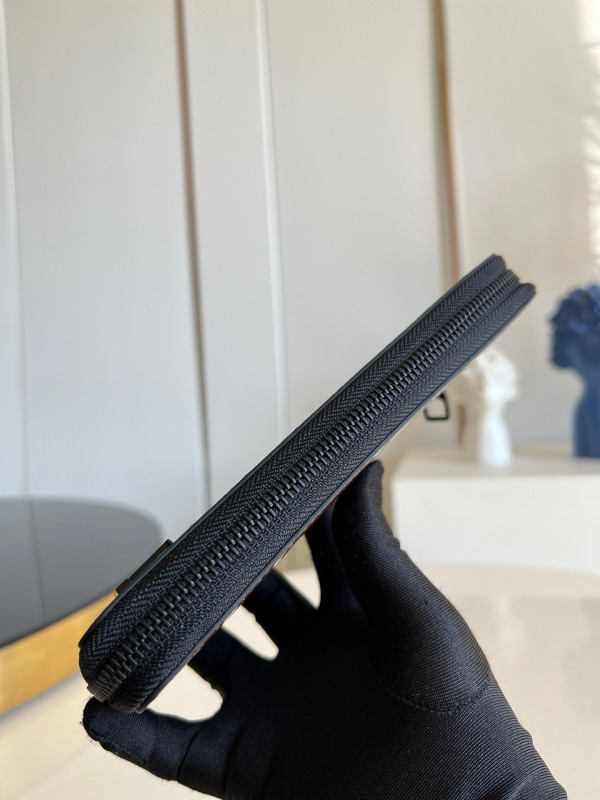 l0*is V*t0n zippy wallet