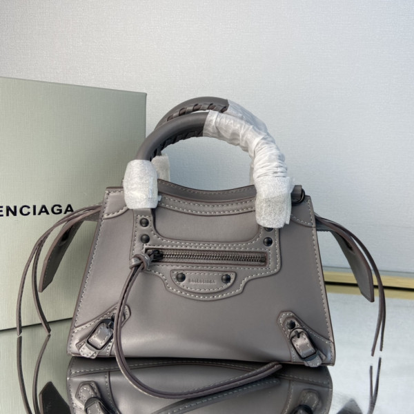 Ba*len*cia*ga neo classic mini top handle bag