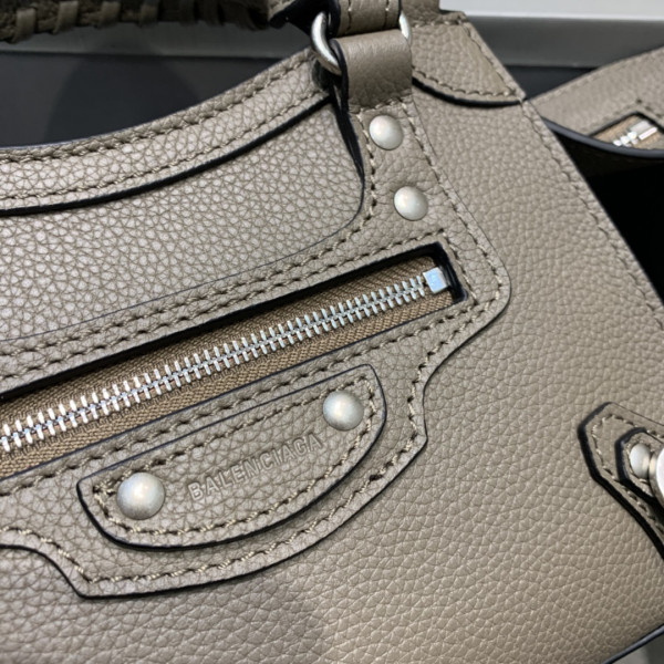 Ba*len*cia*ga neo classic mini top handle bag