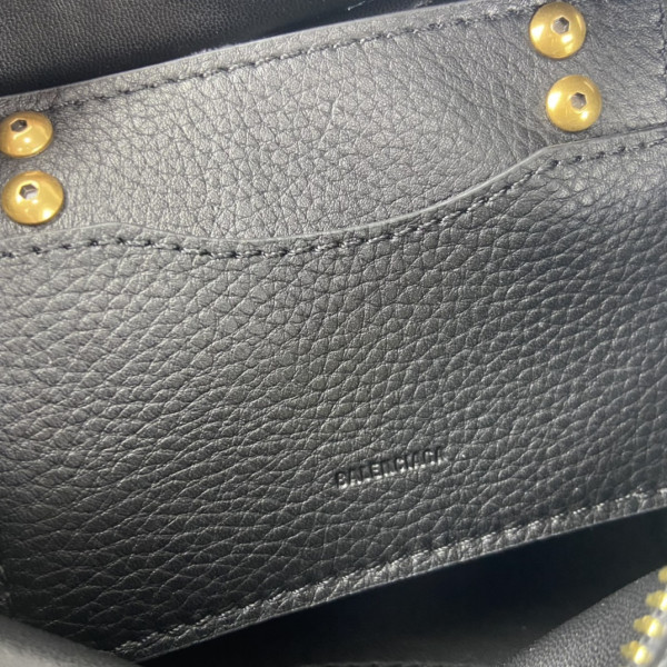 Ba*len*cia*ga neo classic nano top handle bag