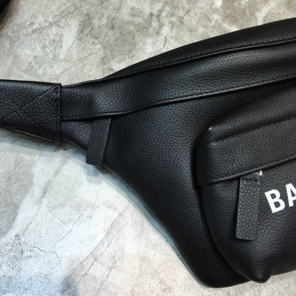 Ba*len*cia*ga everyday beltpack