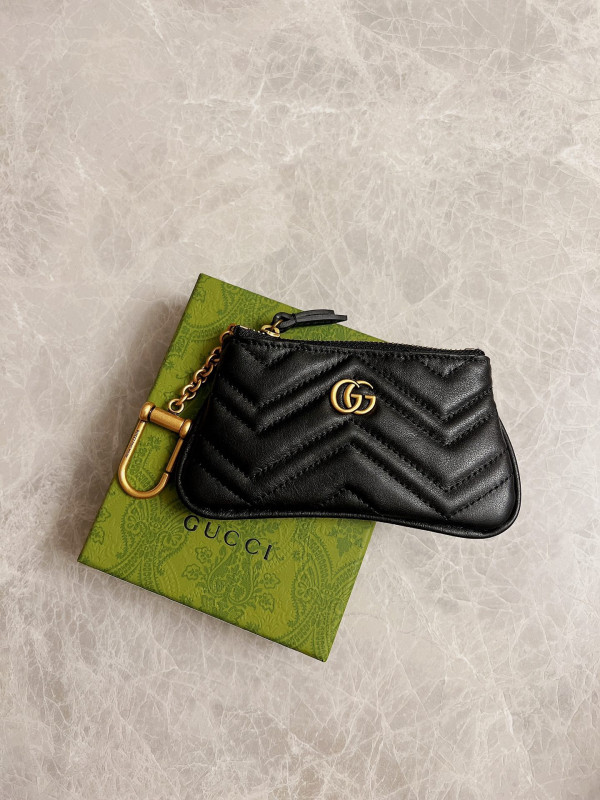 G*u*i gg marmont matelassé key case
