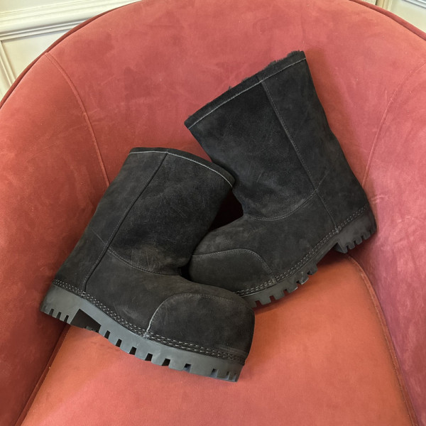 Ba*len*cia*ga alaska faux-fur low boots