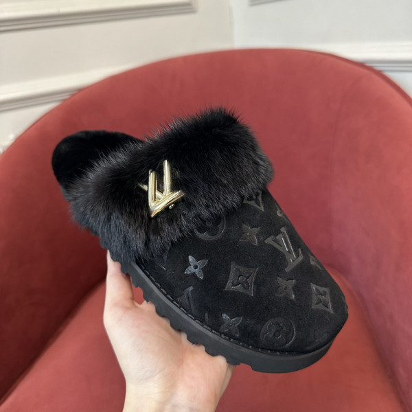 l0*is V*t0n sandals