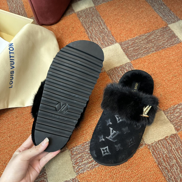 l0*is V*t0n sandals