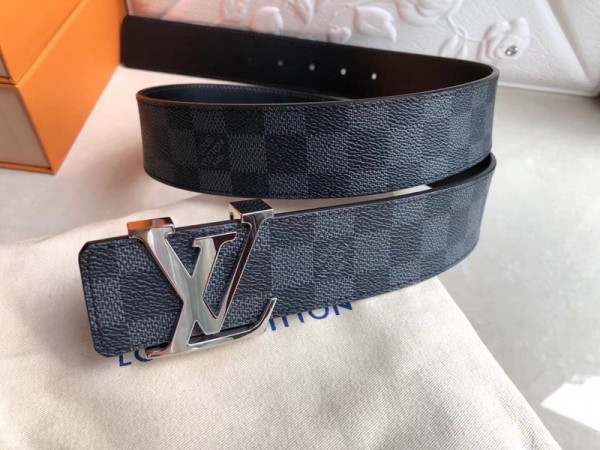 l0*is V*t0n belt