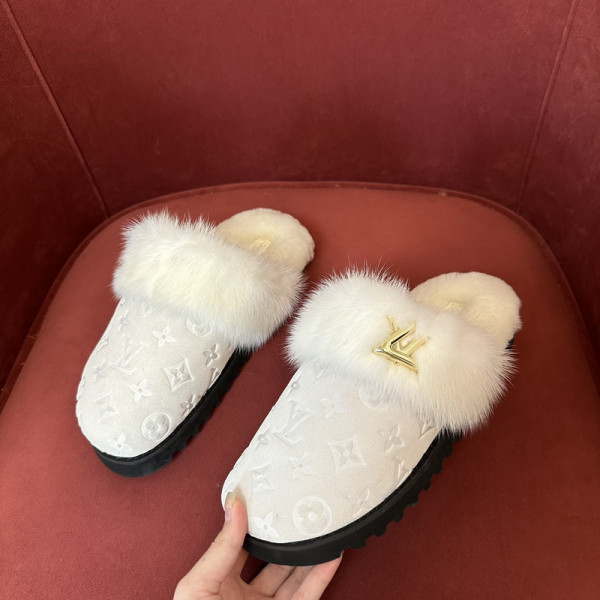 l0*is V*t0n sandals