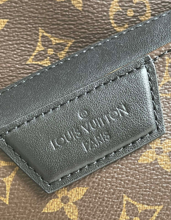 l0*is V*t0n discovery backpack