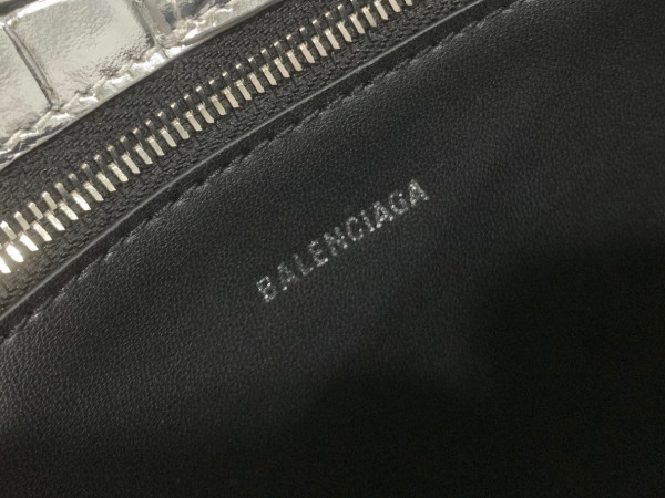 Ba*len*cia*ga xx small hobo bag