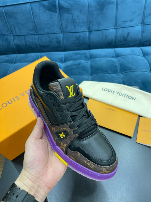 l0*is V*t0n trainer sneaker