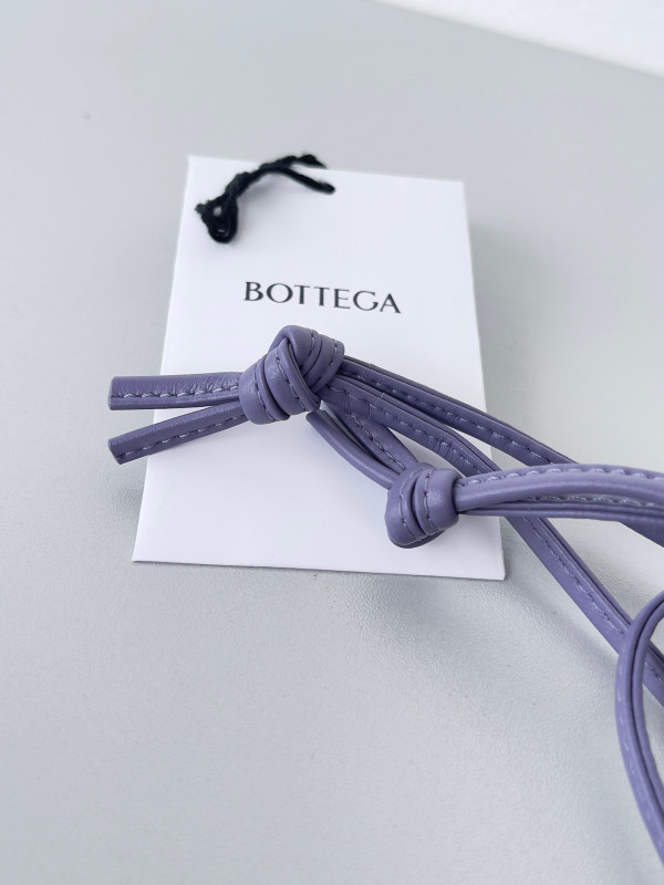 bo*te*ga Ve*ne*ta mini cassette bucket bag