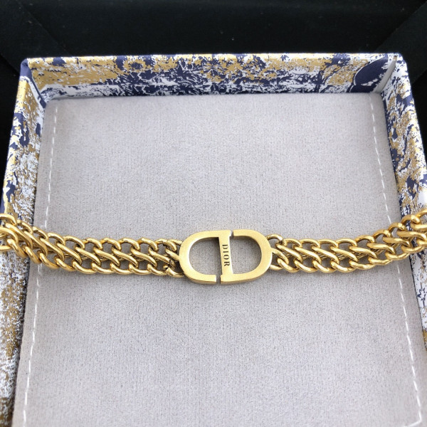 DIRO NECKLACE