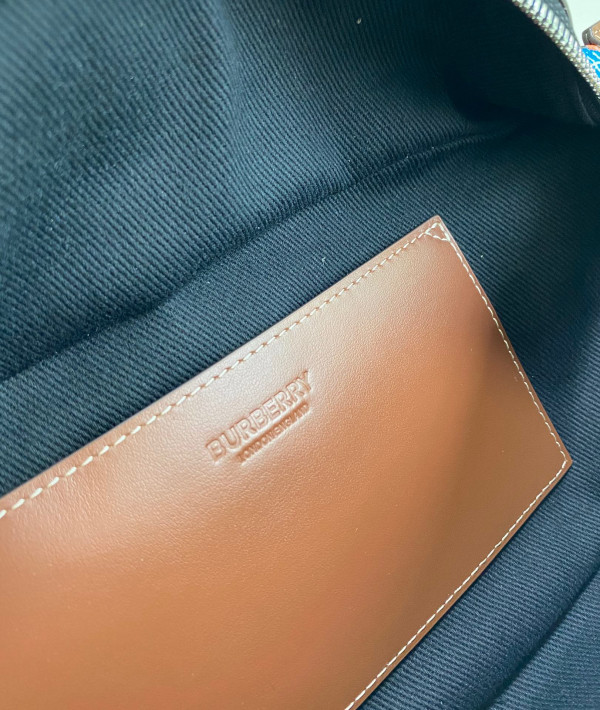 B**rry bum bag